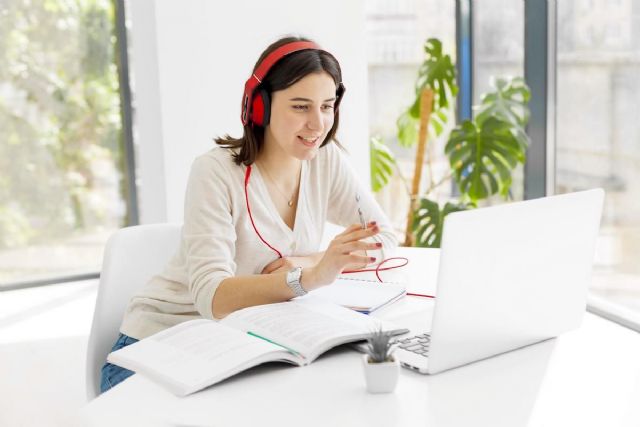 Aumenta la demanda formativa de profesiones de teletrabajo, según el centro de estudios profesionales CCC - 1, Foto 1