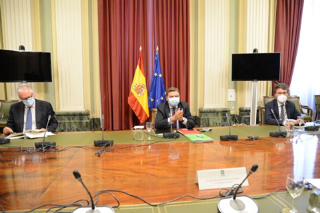 Luis Planas defiende la PAC como instrumento de consolidación de la explotación familiar y profesional - 1, Foto 1