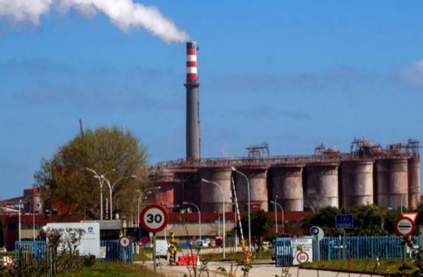 El Gobierno y la Xunta de Galicia acusan a Alcoa de empujar a los trabajadores a un conflicto innecesario - 1, Foto 1