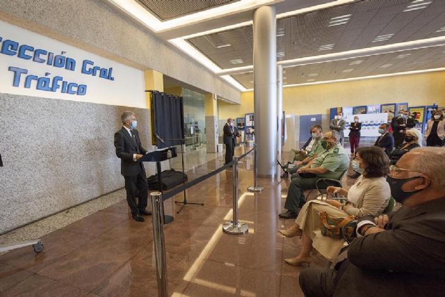 Grande-Marlaska presenta la señalización con la que se identificarán los 100 tramos de mayor riesgo para motoristas en carretera - 1, Foto 1