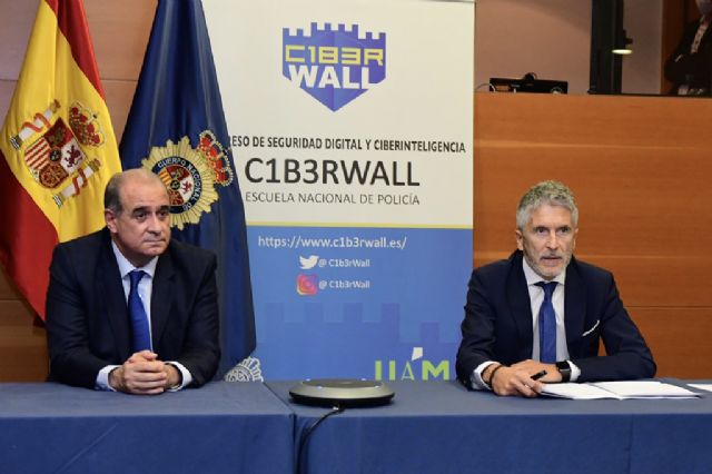 Grande-Marlaska comparte una jornada formativa con los alumnos de C1b3rWall Academy - 1, Foto 1