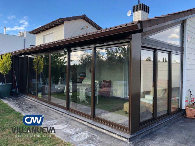 Carpintería Metálica Villanueva instala cerramientos de cristal adaptados a las necesidades de cada hogar - 1, Foto 1