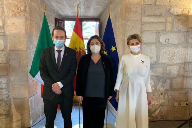 Yolanda Díaz y su homóloga italiana, Nunzia Catalfo, firman un Memorando de Entendimiento en materia de Salario Mínimo y Economía Social - 1, Foto 1