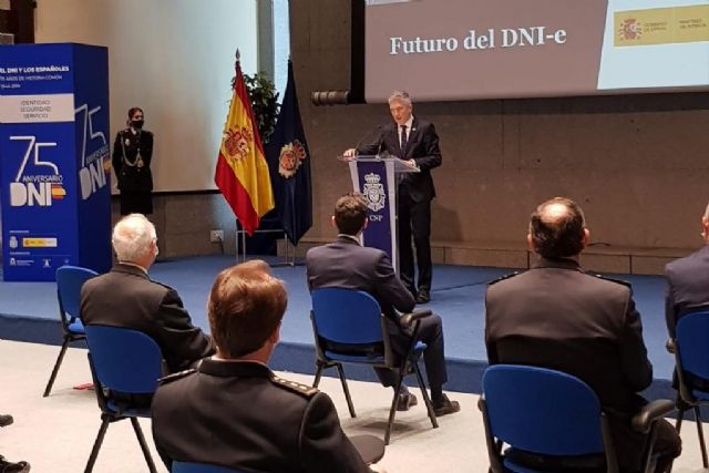 La Policía Nacional integrará el DNI en el móvil para crear un documento de identidad digital - 1, Foto 1