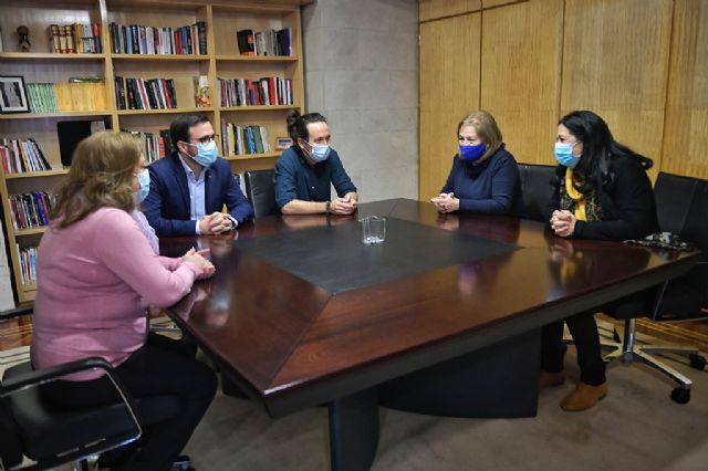 Iglesias y Garzón reciben a la familia de Manuel José García Caparrós - 1, Foto 1