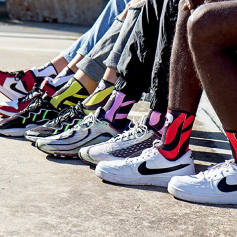 Darle vida a cualquier outfit es posible con los calcetines originales estampados de Mia Socks - 1, Foto 1