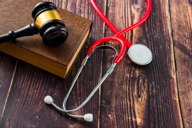 Intervención quirúrgica de hernia discal que termina en fallecimiento, por Ramos Mesonero - 1, Foto 1