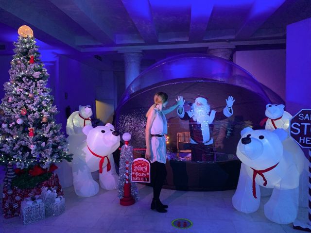 El primer Papá Noel anti-covid llega a Madrid cargado de los mejores chocolates del mundo - 1, Foto 1