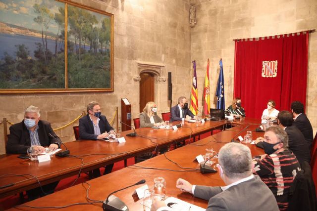 Yolanda Díaz traslada a la Mesa de Diálogo Social balear las medidas en defensa del empleo - 1, Foto 1
