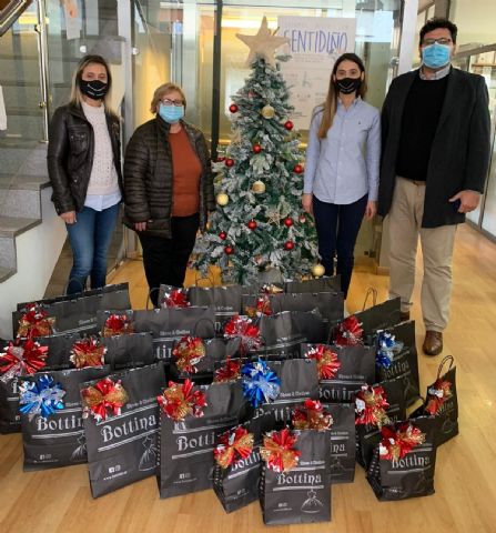 Estas navidades Bottina llevará a cabo una iniciativa solidaria en el ayuntamiento de Meaño - 1, Foto 1