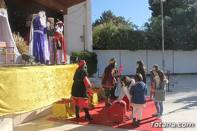 Ayuntamiento y Federacin de Peñas del Carnaval suscriben un convenio para la organizacin de la entrega de cartas a los Reyes Magos - 10
