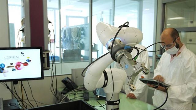 L´Oréal automatiza su centro de investigación capilar con las aplicaciones colaborativas de OnRobot - 1, Foto 1