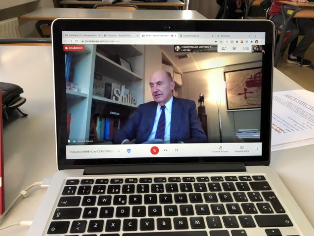 Miquel Roca, participa en el proyecto educativo: Tengo una pregunta para usted - 3