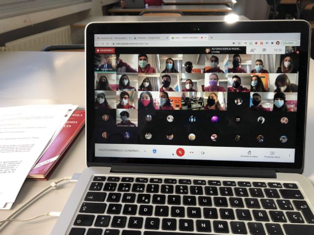 Miquel Roca, participa en el proyecto educativo: Tengo una pregunta para usted - 4