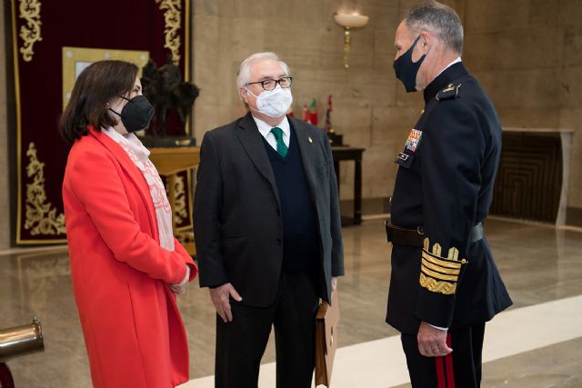 La ministra de Defensa y el ministro de Universidades resaltan la importancia de la enseñanza en la formación de los militares - 1, Foto 1