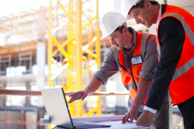 Schneider Electric acompaña a las empresas en el marco de los planes PREE, MOVES II y España Puede - 1, Foto 1