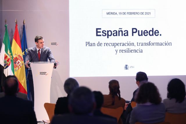 El presidente del Gobierno destaca que España está muy cerca de tener más personas vacunadas que contagiadas - 1, Foto 1