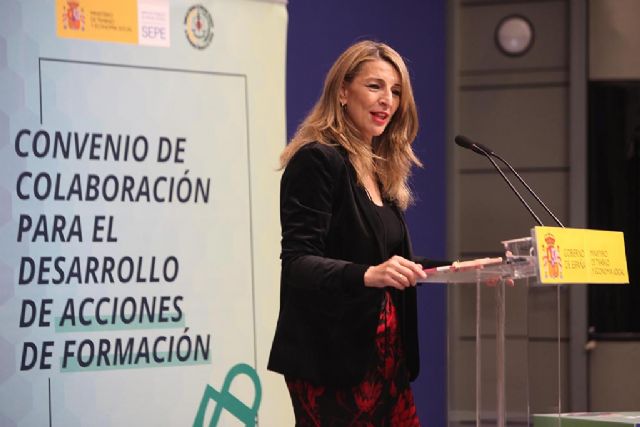Yolanda Díaz firma la alianza con los graduados sociales para formación y la mejora de las relaciones laborales en las empresas - 1, Foto 1