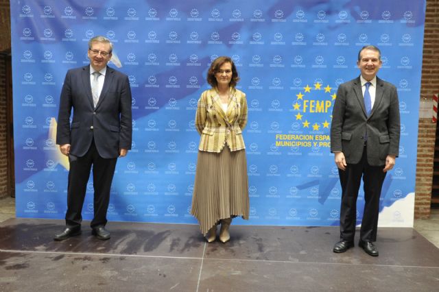 Carmen Calvo afirma que el recuerdo de las víctimas de la dictadura no puede tener color político - 1, Foto 1