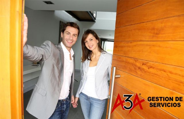 ¿Cómo elegir la puerta de entrada a la casa? por A3A Puertas Blindadas - 1, Foto 1