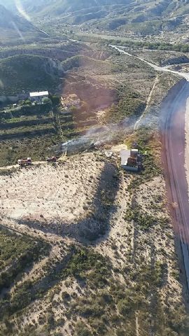 Efectivos del Plan Infomur dan por extinguido el incendio forestal declarado en Abarán - 1, Foto 1
