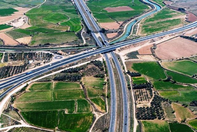 Ábalos reafirma la apuesta clara por el Corredor Cantábrico Mediterráneo con la puesta en servicio de un nuevo tramo de la autovía A-68 - 1, Foto 1
