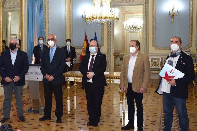 Gobierno y sindicatos sientan las bases para la regulación e implantación del teletrabajo en la Administración General del Estado - 1, Foto 1