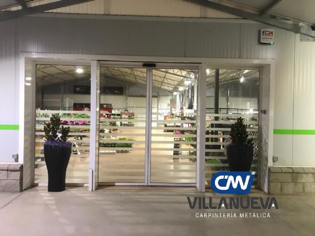 Carpintería Metálica Villanueva aconseja instalar puertas automticas en comercios por su accesibilidad - 1, Foto 1