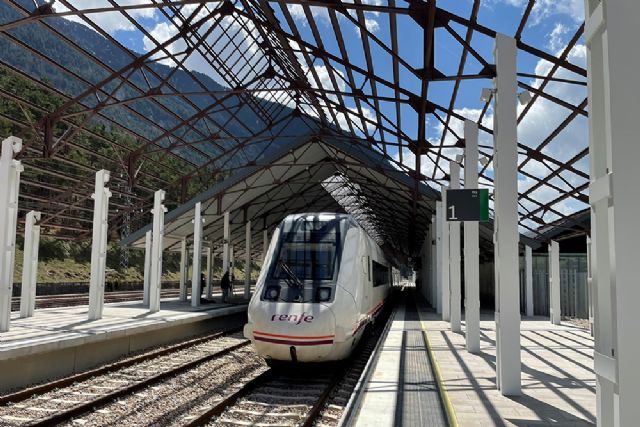 Ábalos anuncia el impulso a la reapertura de la línea ferroviaria internacional Zaragoza- Canfranc-Pau - 1, Foto 1