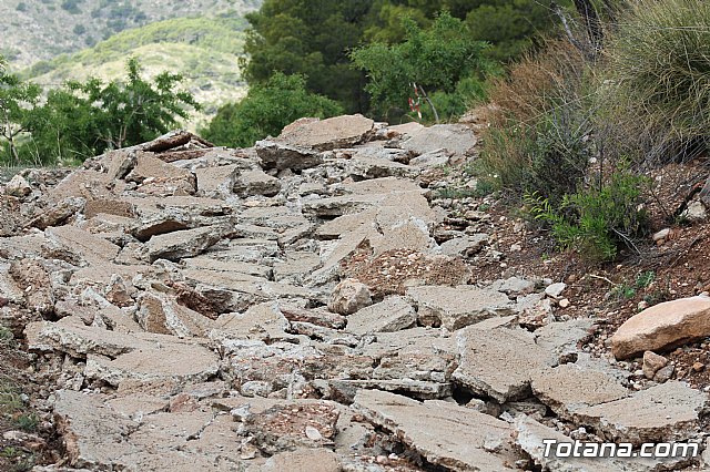 Vecinos del Purgatorio presentan al ayuntamiento ms de 1200 firmas por el corte de un camino en Sierra Espua - 16