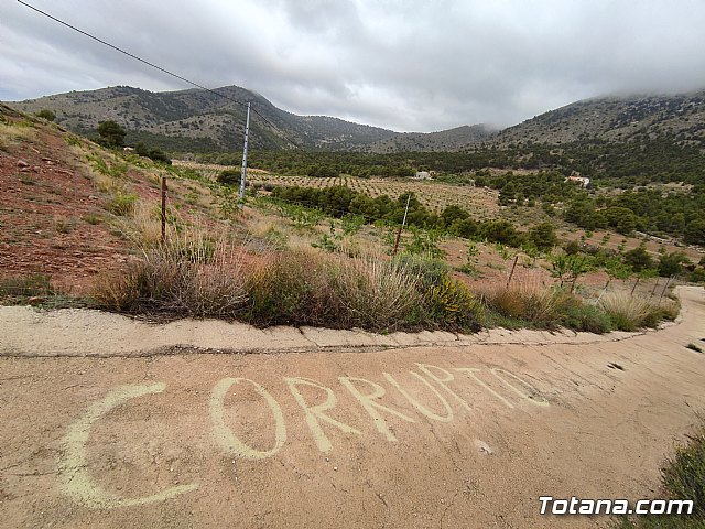 Vecinos del Purgatorio presentan al ayuntamiento ms de 1200 firmas por el corte de un camino en Sierra Espua - 46