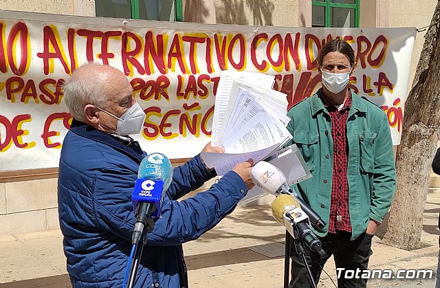 Vecinos del Purgatorio presentan al ayuntamiento ms de 1200 firmas por el corte de un camino en Sierra Espua - 57