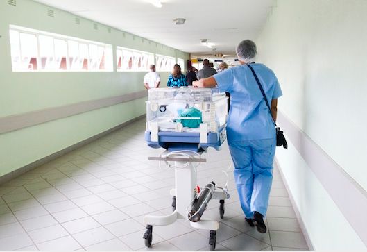 SEPES reivindica mejores condiciones laborales para el sector sanitario de la tercera edad - 1, Foto 1