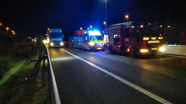 Trasladan al hospital a dos heridos en accidente de tráfico ocurrido anoche en la A-7, en Librilla			 - 1, Foto 1