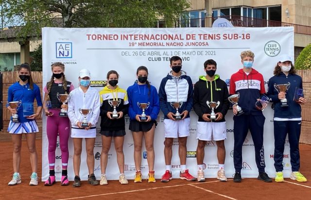 Vera Sokolova y Tomasz Berkieta ganadores del torneo internacional de tenis, 19° Memorial Nacho Juncosa - 1, Foto 1