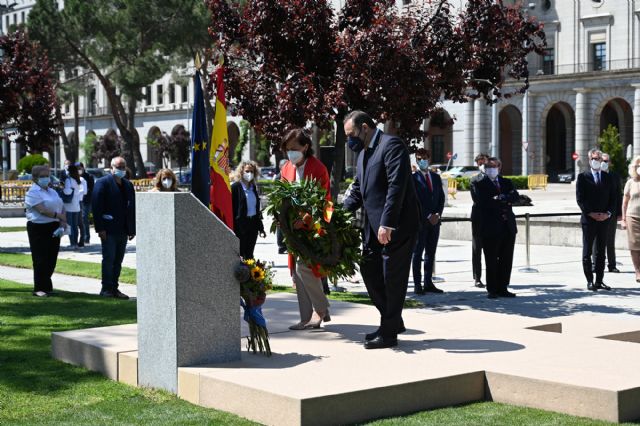 Calvo reafirma el compromiso del Gobierno con el recuerdo a las víctimas españolas del nazismo: Tenemos la obligación de mantener viva su memoria - 1, Foto 1