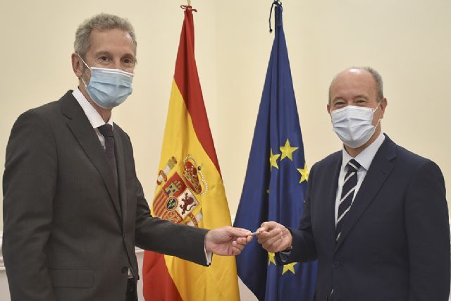 Campo recibe la Memoria anual de la delegación española en Eurojust de la mano del magistrado De la Mata - 1, Foto 1