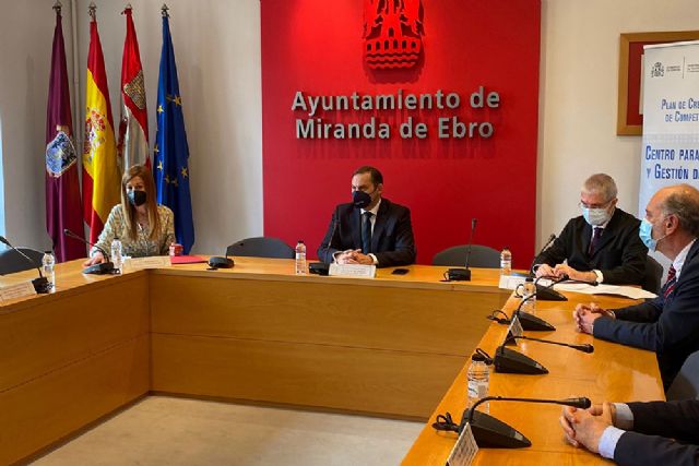 Ábalos señala que el nuevo Centro de Competencias Digitales de Renfe en Miranda de Ebro generará más de 100 puestos de trabajo cualificados - 1, Foto 1