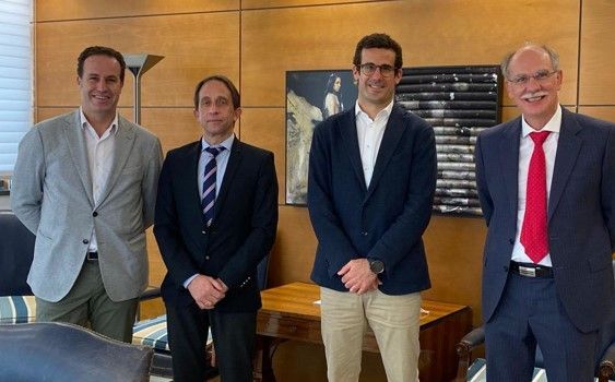 Acuerdo de Escuela Excelente y aulaPlaneta para impulsar la digitalización de los centros de la asociacin - 1, Foto 1