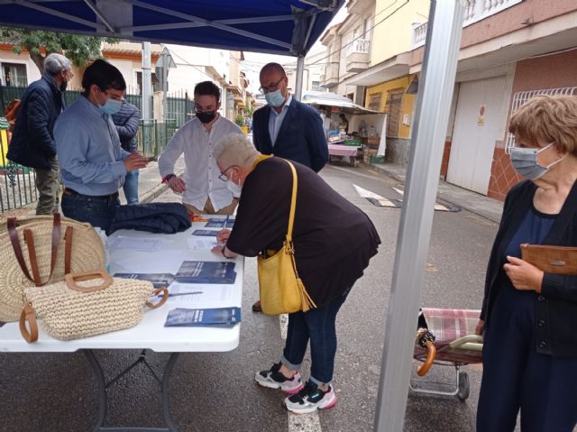 El PP recoge firmas en Alqueras en defensa del trasvase Tajo-Segura - 1