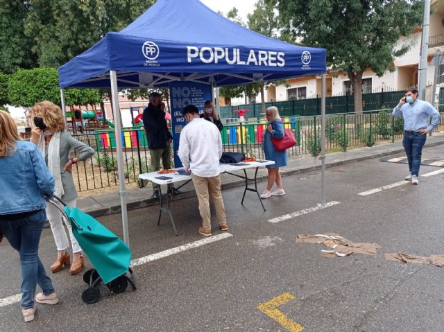 El PP recoge firmas en Alqueras en defensa del trasvase Tajo-Segura - 4