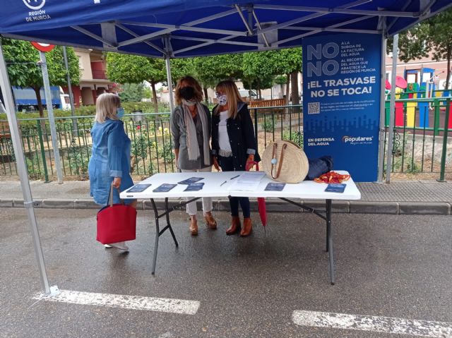 El PP recoge firmas en Alqueras en defensa del trasvase Tajo-Segura - 5