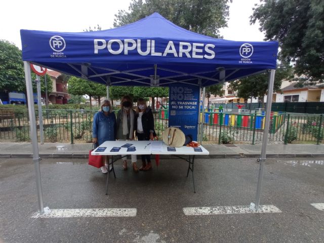 El PP recoge firmas en Alqueras en defensa del trasvase Tajo-Segura - 6