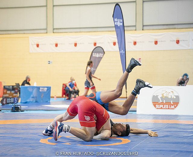 Once medallas y dos ttulos por clubes y terceros por Federaciones en Grecorromana para la lucha Murciana en los Campeonatos de Espaa absolutos - 3