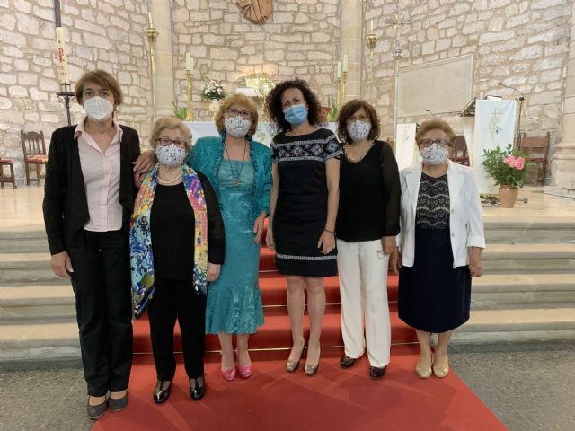 Pareja celebra la festividad del Corpus Christi - 1, Foto 1