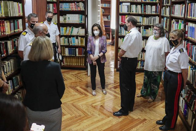 Robles visita la Escuela de Guerra Naval y sus centros docentes de Intendencia e Idiomas - 1, Foto 1