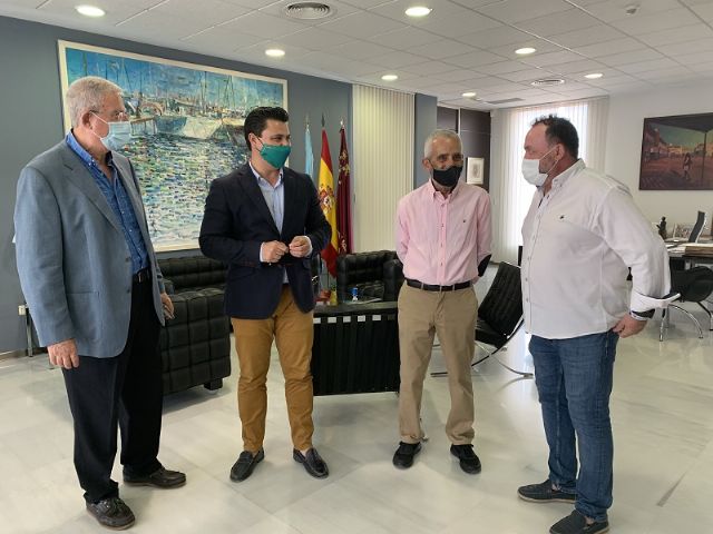 El Ayuntamiento renueva su apoyo a la Junta Local de la AECC - 1, Foto 1