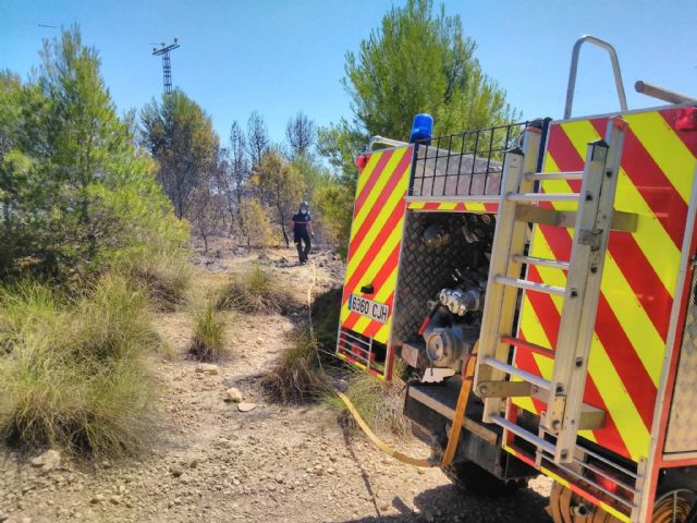 Controlan un conato de incendio forestal en la Sierra de Benís, en Cieza - 1, Foto 1