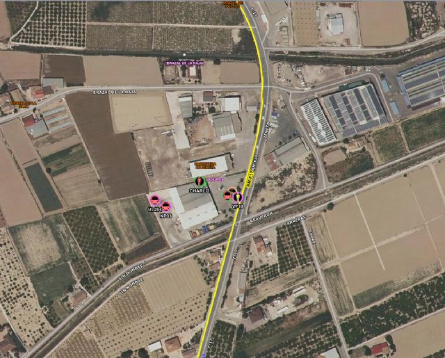 Bomberos trabajan en el incendio de un almacén de cítricos en Beniel - 1, Foto 1