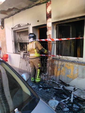 Apagan un incendio de vivienda en Lo Pagan, San Pedro del Pinatar - 1, Foto 1